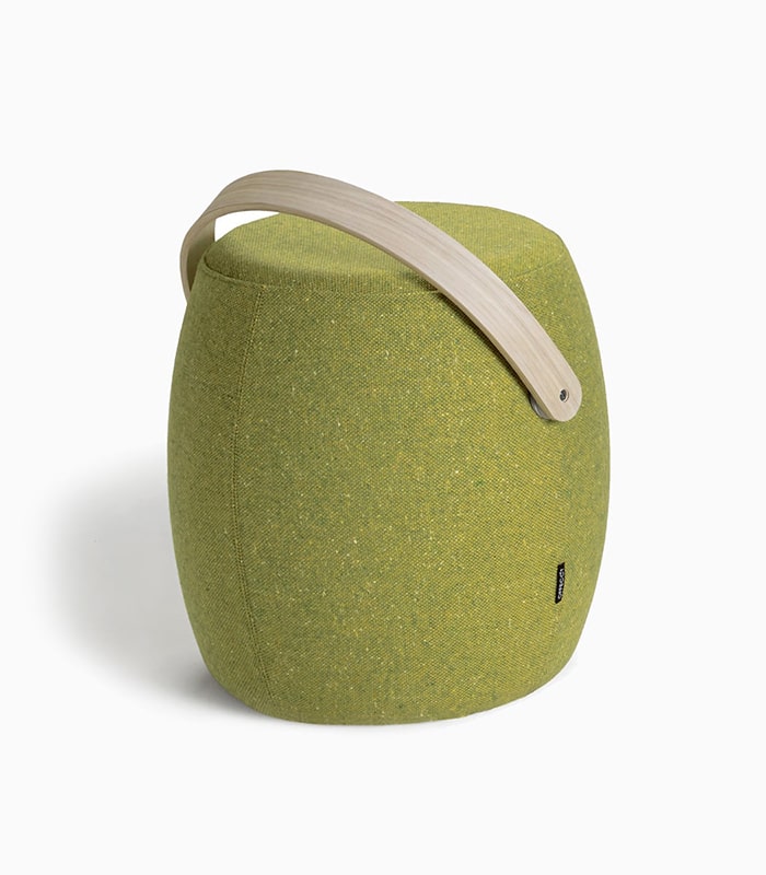 ornare-auctor-1 pouf with a wooden handle - Image 1